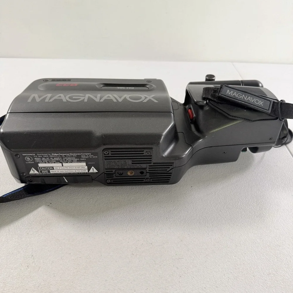 Vintage Magnavox Movie Maker VHS Camcorder CVK300AV02 AS IS FOR PARTS READ